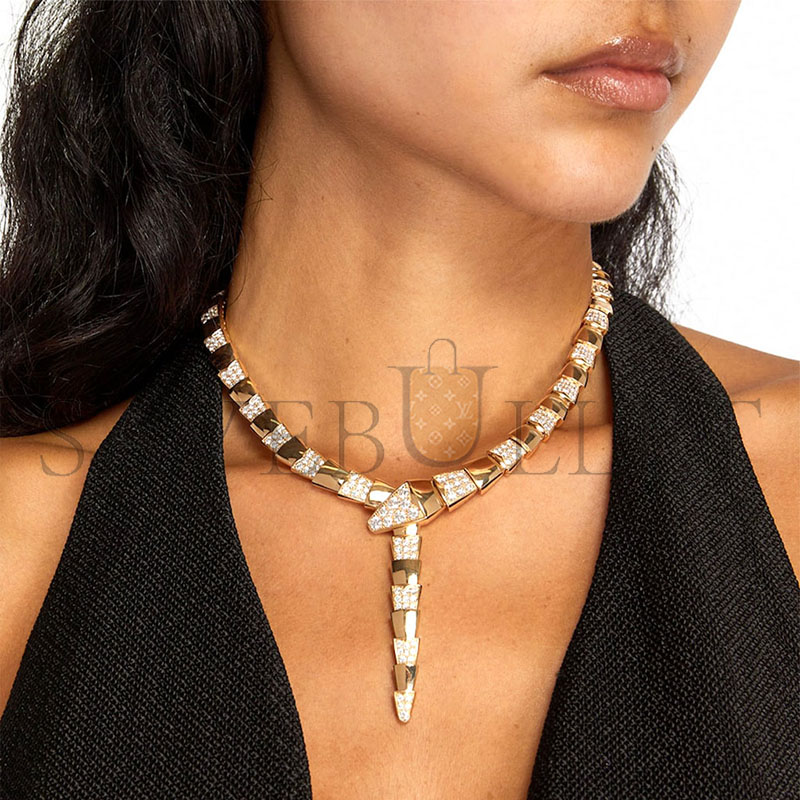 bv1g*ai yellow gold and D1am0nd serpenti scaglie necklace